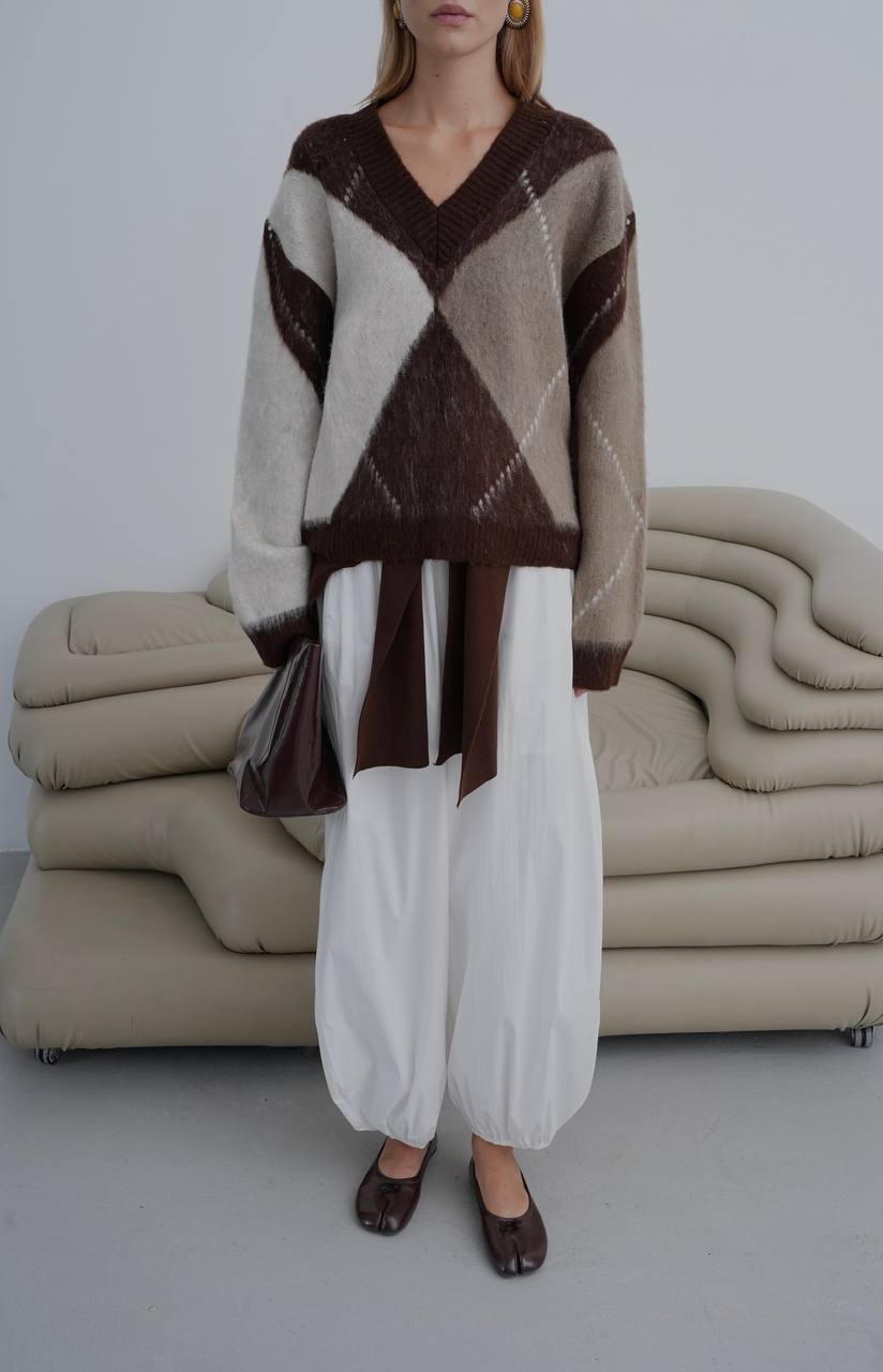 Strickpullover mit Rautenmuster – Braun & Beige